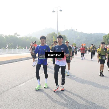 Runner Photo 6910418