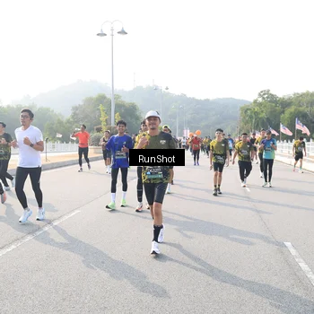 Runner Photo 6910424