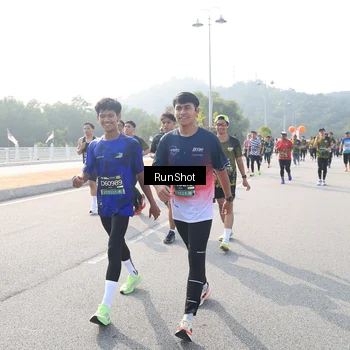 Runner Photo 6910442