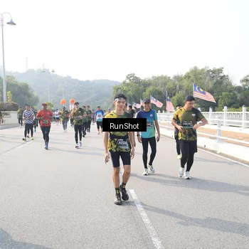 Runner Photo 6910471