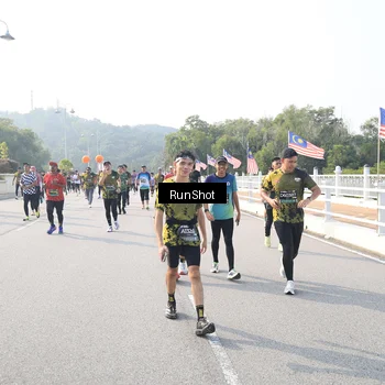 Runner Photo 6910481