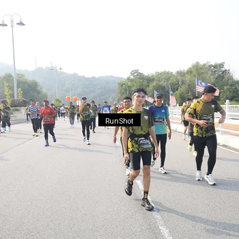 Runner Photo 6910485