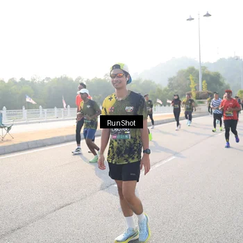 Runner Photo 6910500