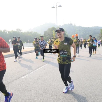 Runner Photo 6910579