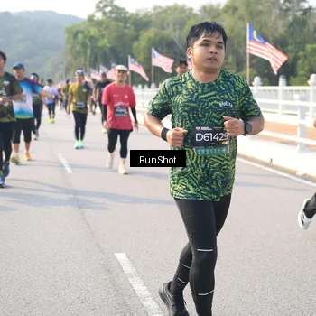 Runner Photo 6910590