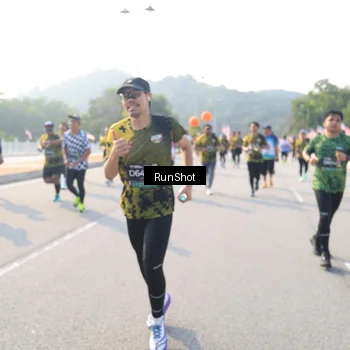 Runner Photo 6910596