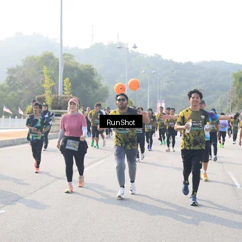 Runner Photo 6910601