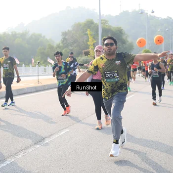 Runner Photo 6910636