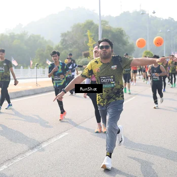 Runner Photo 6910641