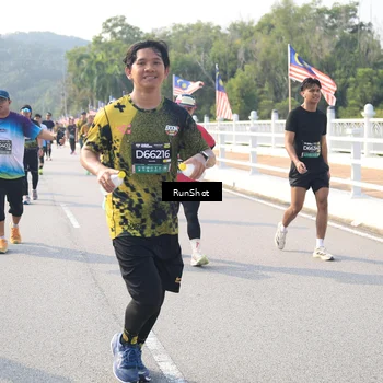 Runner Photo 6910646