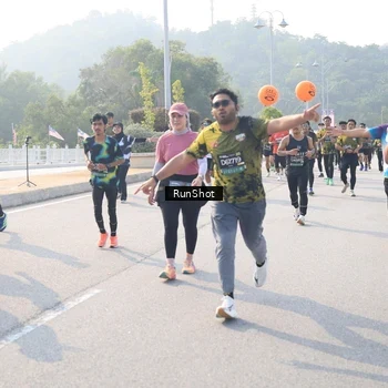 Runner Photo 6910647