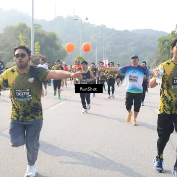 Runner Photo 6910648