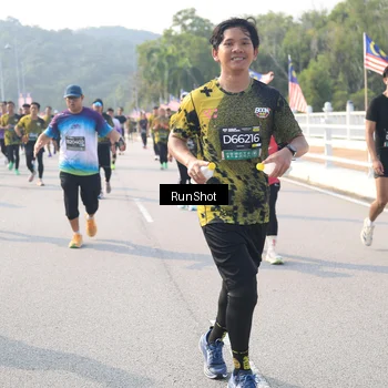 Runner Photo 6910650