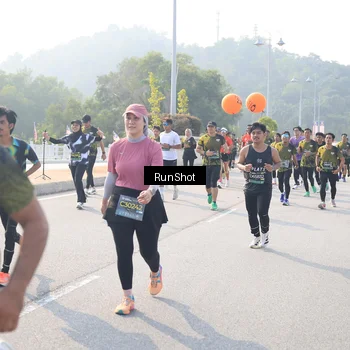 Runner Photo 6910653