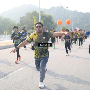 Runner Photo 6910659