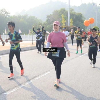 Runner Photo 6910668