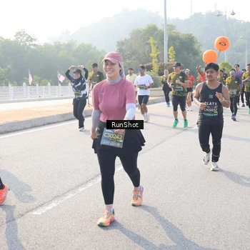 Runner Photo 6910689