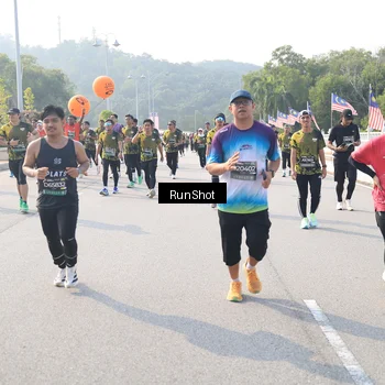 Runner Photo 6910692