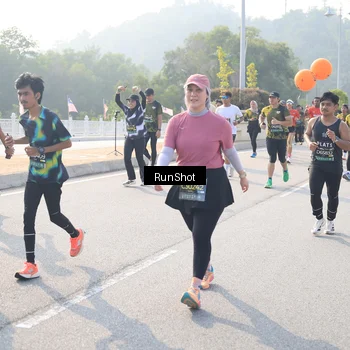 Runner Photo 6910697