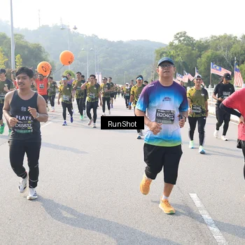 Runner Photo 6910706