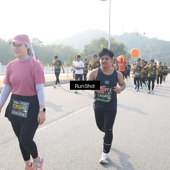 Runner Photo 6910713