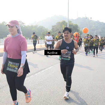 Runner Photo 6910722