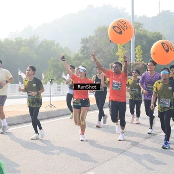 Runner Photo 6910758