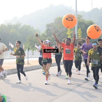 Runner Photo 6910766