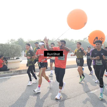 Runner Photo 6910878