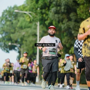 Runner Photo 6910910