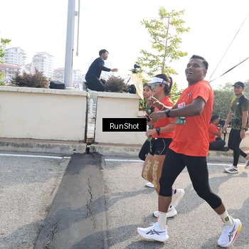 Runner Photo 6910922