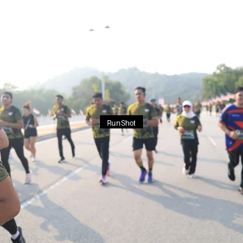 Runner Photo 6910980