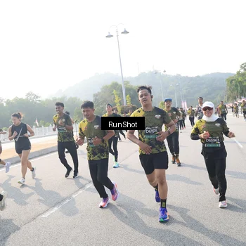 Runner Photo 6910999