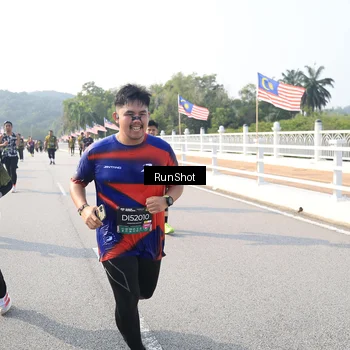 Runner Photo 6911019