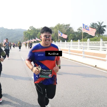 Runner Photo 6911022