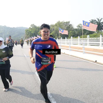 Runner Photo 6911024