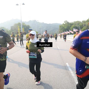 Runner Photo 6911033