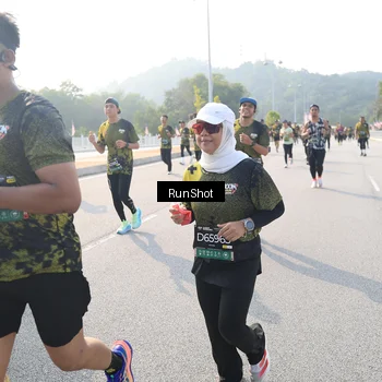 Runner Photo 6911045
