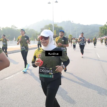 Runner Photo 6911047