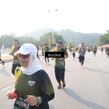 Runner Photo 6911054