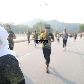 Runner Photo 6911062