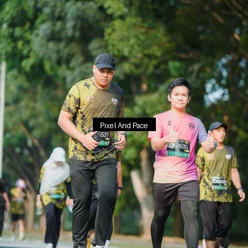 Runner Photo 6911089