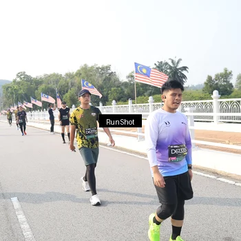 Runner Photo 6911104