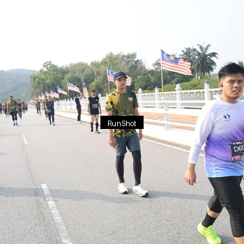 Runner Photo 6911111