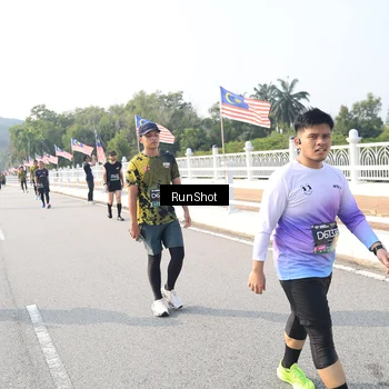 Runner Photo 6911129