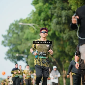 Runner Photo 6911136