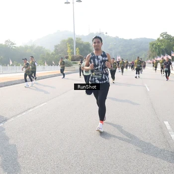 Runner Photo 6911138