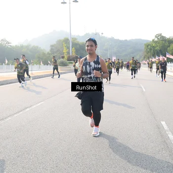 Runner Photo 6911149
