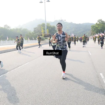 Runner Photo 6911155