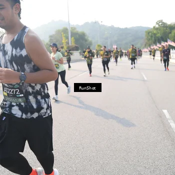 Runner Photo 6911196